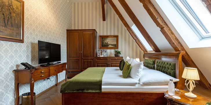 Zámecký hotel 15 km od Bratislavy: krásné apartmány, jídlo, pivní koupel i degustace vín s prohlídkou