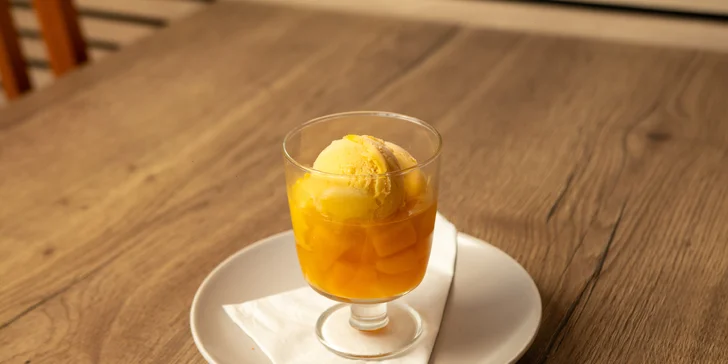 Pomazánka z paprik a tvarohu, mořský vlk a mangový sorbet pro 2 osoby