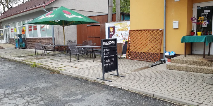 Asijské menu podle výběru: restované nudle, krevety v tempuře i kuřecí stripsy