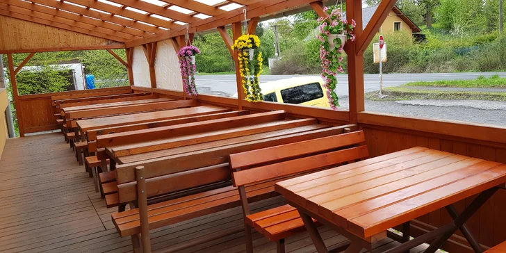 Asijské menu podle výběru: restované nudle, krevety v tempuře i kuřecí stripsy