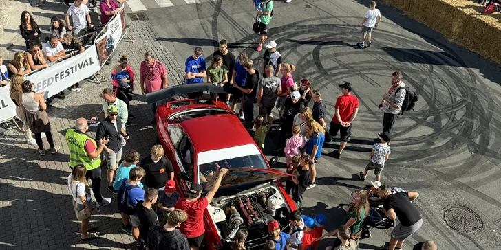 Driftování v závodním speciálu s mistrem ČR Helebrandtem pro 1 osobu