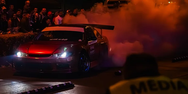 Driftování v závodním speciálu s mistrem ČR Helebrandtem pro 1 osobu