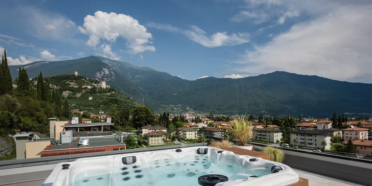 Dovolená v Itálii: hotel kousek od Lago di Garda, střešní wellness i snídaně