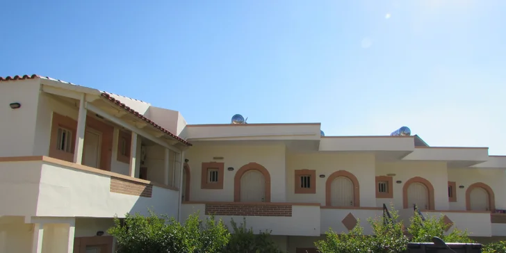 Letecký zájezd na Krétu: aparthotel s bazénem, bez stravy, snídaně i polopenze