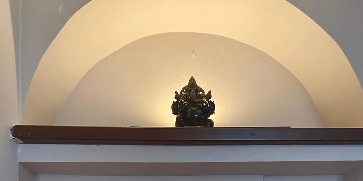 Tříchodové indické menu s kormou, masalou nebo butter chicken pro 1 či 2 osoby