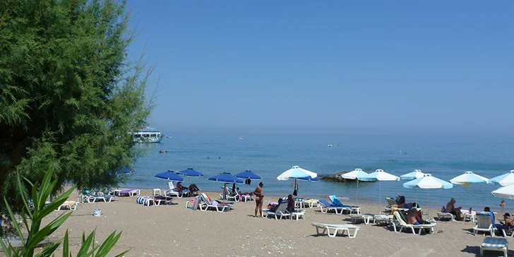 Letecký zájezd na Rhodos: 7 nocí, se stravou nebo bez, 20 m od pláže