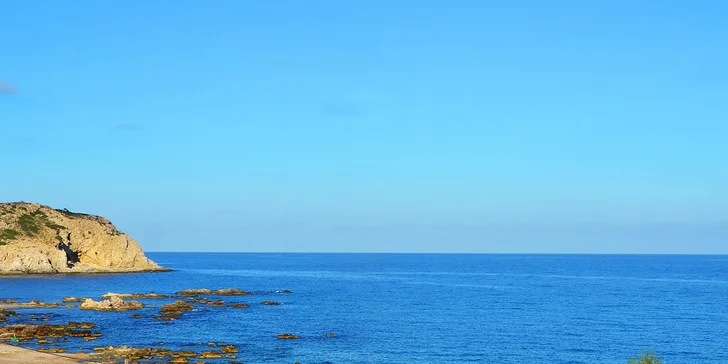Letecký zájezd na Rhodos: 7 nocí, se stravou nebo bez, 20 m od pláže