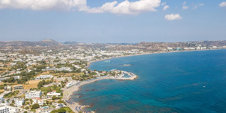 Letecký zájezd na Rhodos: plně vybavená studia Meropi s bazénem jen 250 m od pláže