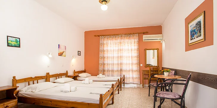 Letecký zájezd na Rhodos: plně vybavená studia Meropi s bazénem jen 250 m od pláže