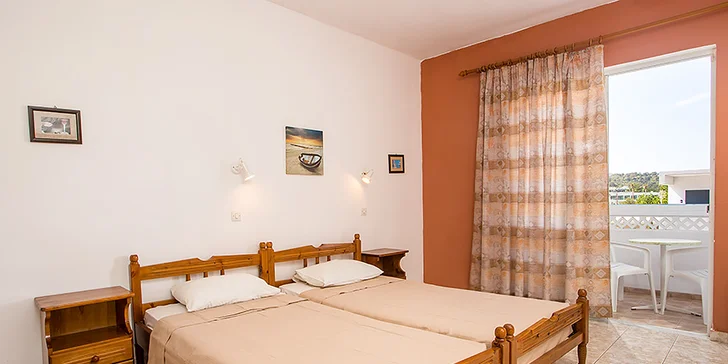 Letecký zájezd na Rhodos: plně vybavená studia Meropi s bazénem jen 250 m od pláže
