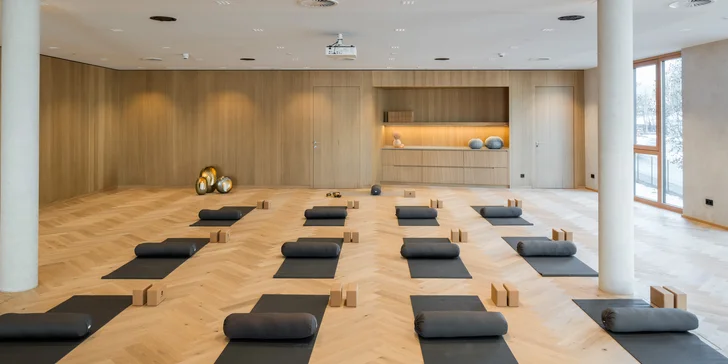 Luxusní horský resort v Tyrolských Alpách s nekonečným wellness, zábavou pro děti a polopenzí +