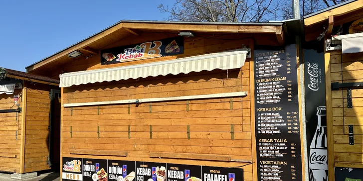 Kebab v boxu, pitě nebo tortille a nápoj na odnos s sebou
