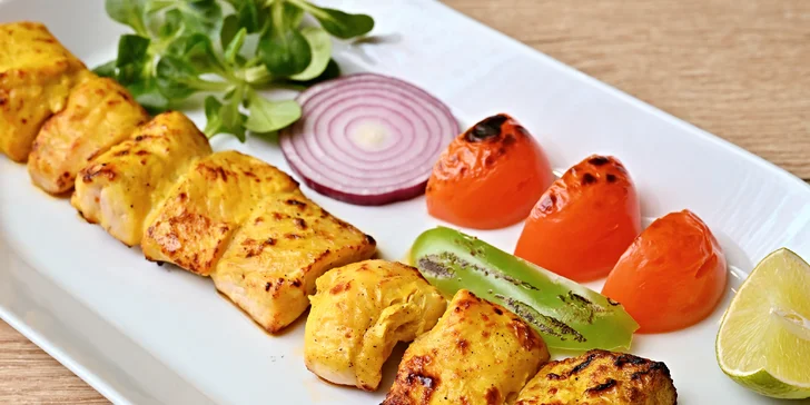 Perské speciality pro 1-4 osoby: jehněčí nebo kuřecí kebab a domácí limonáda