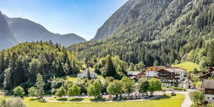 Tyrolský Ötztal: hotel s neomezeným wellness a polopenzí, koupání v jezeře i aquaparcích