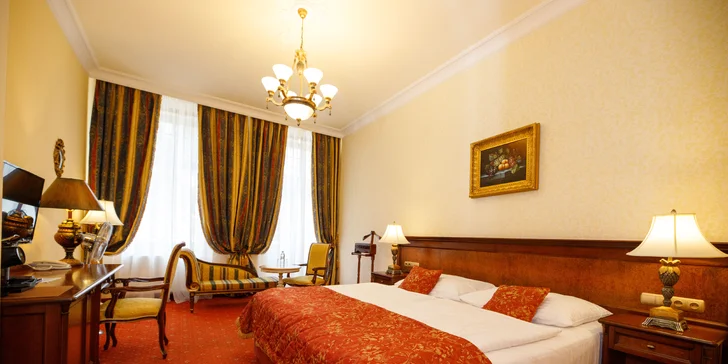 Pobyt v elegantním hotelu blízko kolonády: snídaně, wellness i procedury