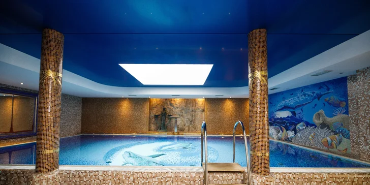 Pobyt v elegantním hotelu blízko kolonády: snídaně, wellness i procedury