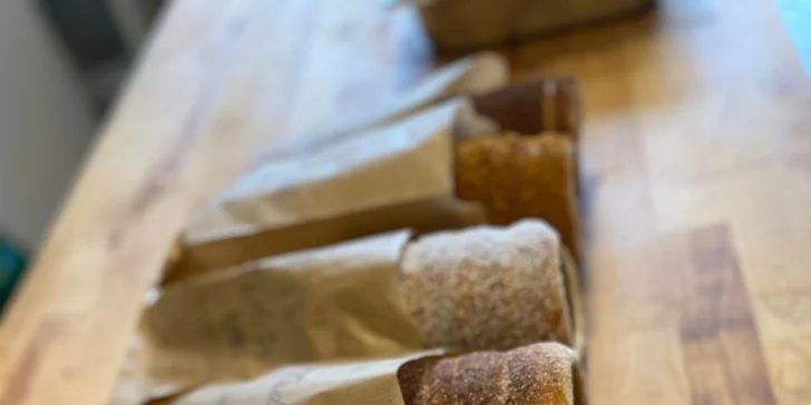 1 nebo 2 trdelníky s příchutí dle výběru, s možností horkého nápoje nebo latte