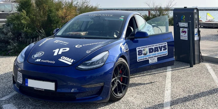 Tesla 3 Performance: spolujízda nebo řízení i s příběhy z cest kolem světa