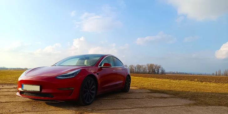 Tesla 3 Performance: spolujízda nebo řízení i s příběhy z cest kolem světa