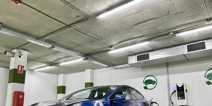 Tesla 3 Performance: spolujízda nebo řízení i s příběhy z cest kolem světa