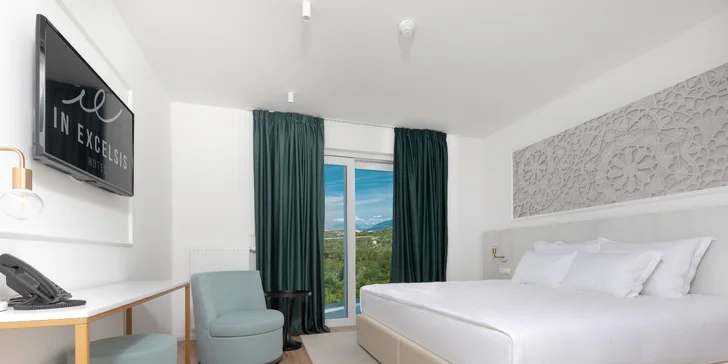 Moderní hotel na chorvatském ostrově Pag se snídaní či polopenzí a wellness