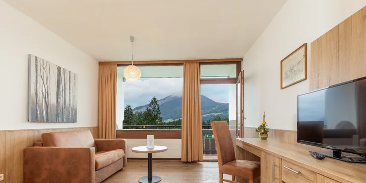 Rakouské Alpy: hotel s výhledem na oblast Dachstein, snídaně i wellness