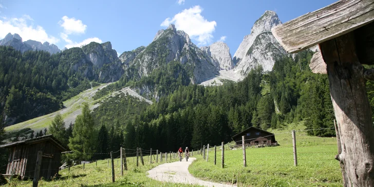 Rakouské Alpy: hotel s výhledem na oblast Dachstein, snídaně i wellness