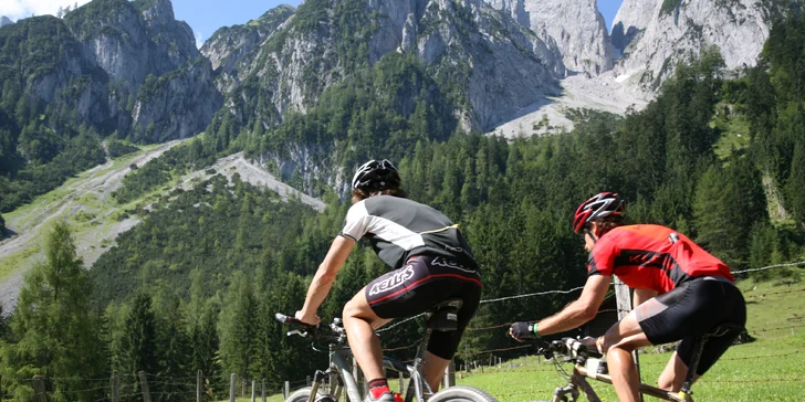 Rakouské Alpy: hotel s výhledem na oblast Dachstein, snídaně i wellness