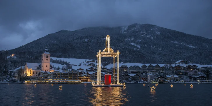 Rakouské Alpy: hotel s výhledem na oblast Dachstein, snídaně, wellness a lyžování