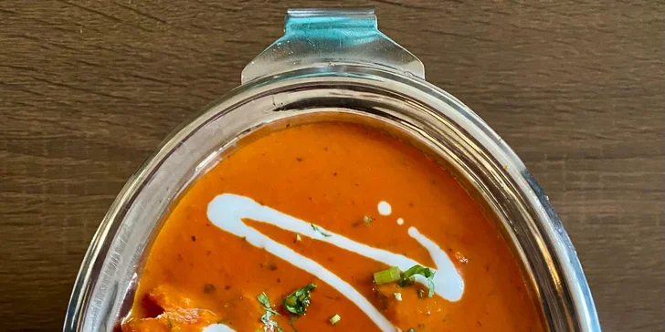 Tříchodové indické menu s kormou, masalou nebo butter chicken pro 1 či 2 osoby