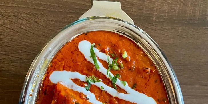 Tříchodové indické menu s kormou, masalou nebo butter chicken pro 1 či 2 osoby