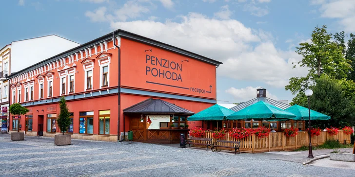 Moderní penzion v historickém centru Trutnova: jídlo i největší postel v ČR