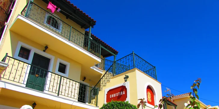 Letecký zájezd na Zakynthos: penzion Christina 100 m od pláže, možnost snídaní i bazénu