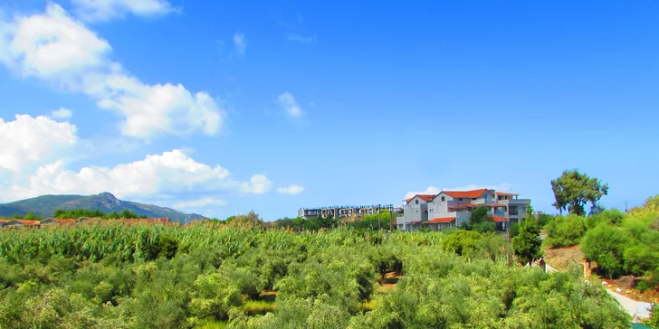 Letecký zájezd na Zakynthos: penzion Christina 100 m od pláže, možnost snídaní i bazénu