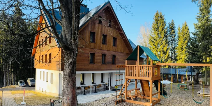 Zbrusu nové apartmány v Jizerských horách: pobyt bez stravy i se snídaní a privátní vířivkou či saunou