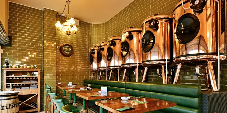 Smažená křídla či menu s předkrmy, žebry, kolenem a dezerty i pivo pro 2-4 osoby