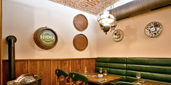 Smažená křídla či menu s předkrmy, žebry, kolenem a dezerty i pivo pro 2-4 osoby