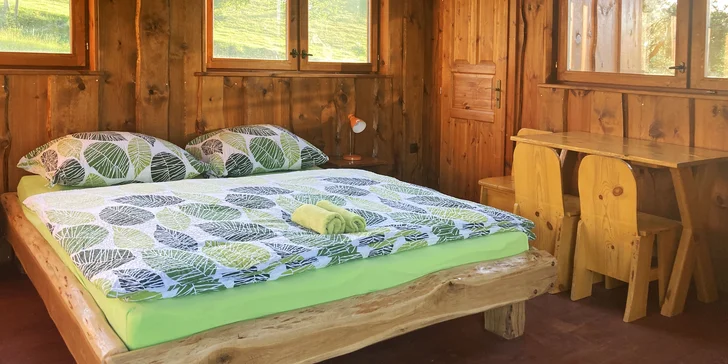 Relax v přírodě: pobyt ve stromovém domě na Moravě pro pár i rodinu