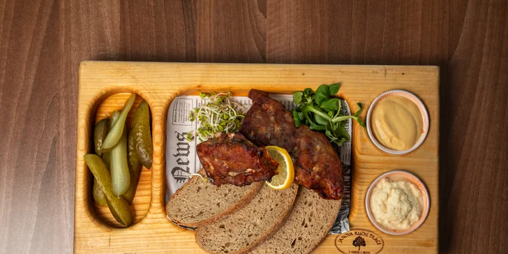 Pečená vepřová BBQ žebírka a rozpečený chleba: 500 nebo 1 000 g
