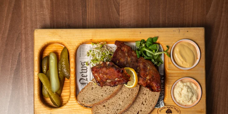 Pečená vepřová BBQ žebírka a rozpečený chleba: 500 nebo 1 000 g