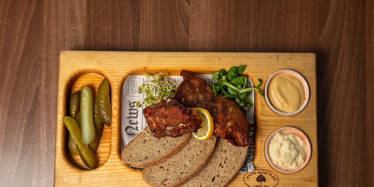 Pečená vepřová BBQ žebírka a rozpečený chleba: 500 nebo 1 000 g