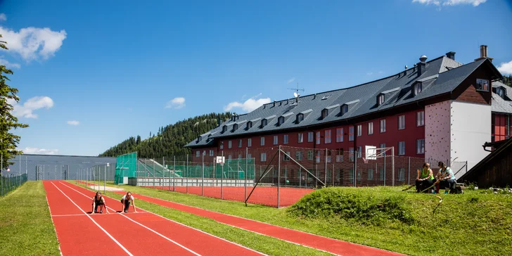 Rakouské Alpy: hotel v 1500 metrech, snídaně, sauny a v létě atrakce zdarma či se slevou