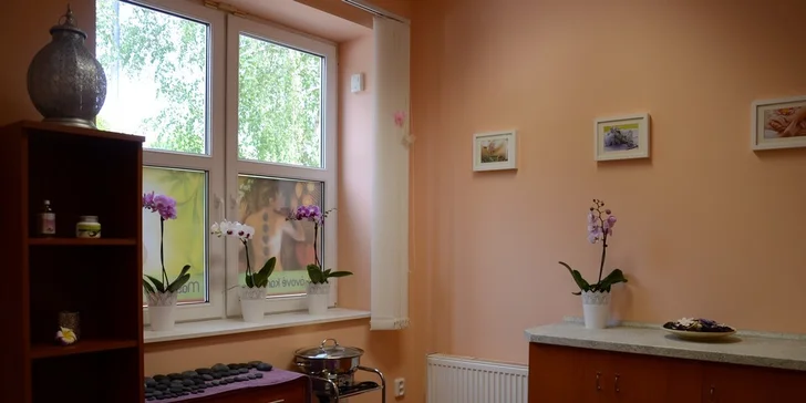 Partnerská masáž, infrasauna, fondue a sekt