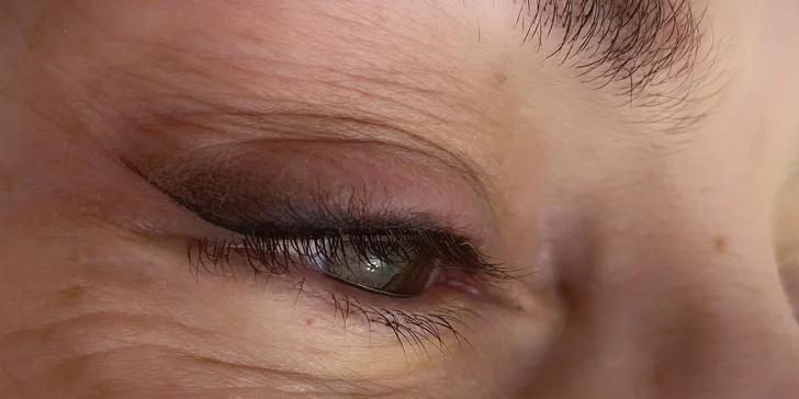 Permanentní make-up: oční linky, obočí pudrovou metodou i výplň rtů