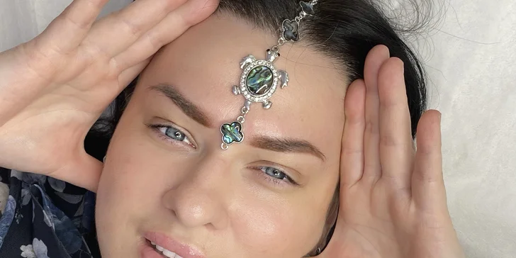 Permanentní make-up: oční linky, obočí pudrovou metodou i výplň rtů
