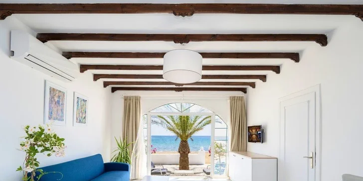 Letecky na Severní Kypr: hotel Long Beach Resort**** s all inclusive a bazénem přímo u pláže