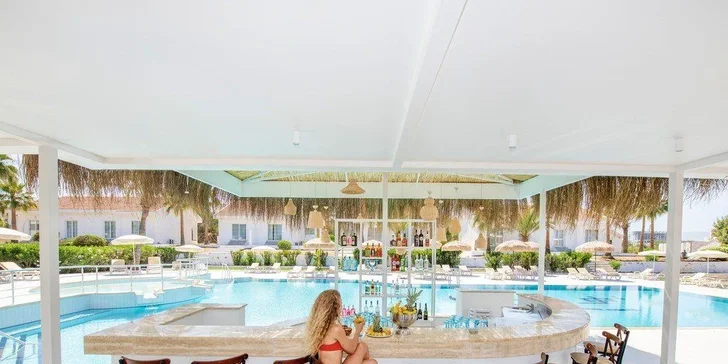 Letecky na Severní Kypr: hotel Long Beach Resort**** s all inclusive a bazénem přímo u pláže