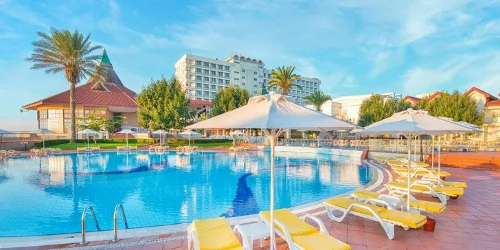 Kypr letecky: 5* Salamis Bay Conti Resort, ultra all inclusive, wellness, fitness i dětský klub ČEDOG