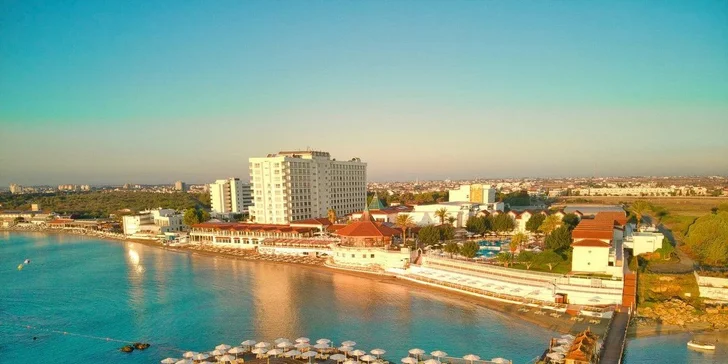 Kypr letecky: 5* Salamis Bay Conti Resort, ultra all inclusive, wellness, fitness i dětský klub ČEDOG