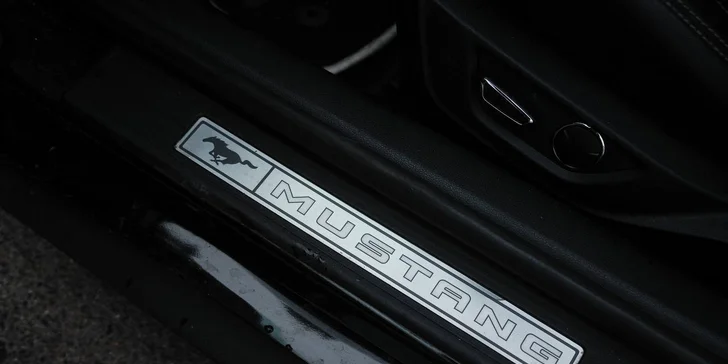 Zapůjčení Fordu Mustang, Mercedesu C63 AMG či BMW M4 na 24hod nebo celý víkend